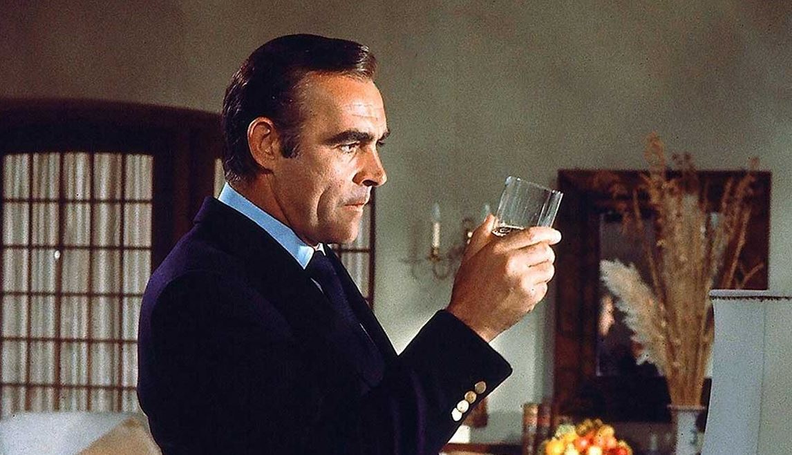Όταν ο James Bond έπινε ουίσκι