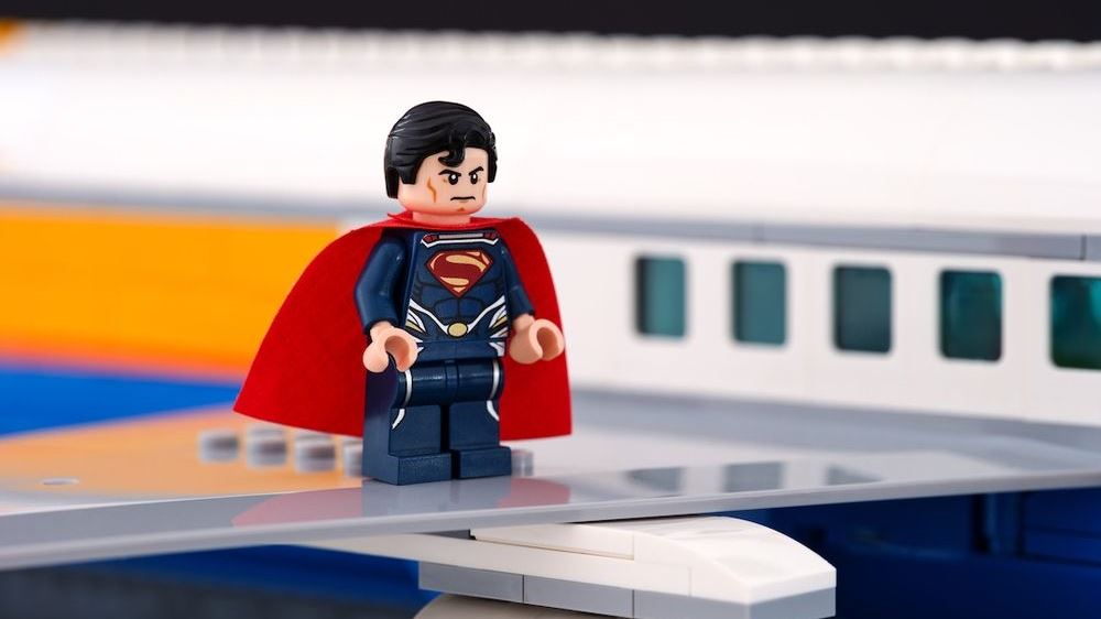 Δεν πρέπει να χάσεις με τίποτα τη LEGO εκδοχή του trailer για τη νέα ταινία Superman