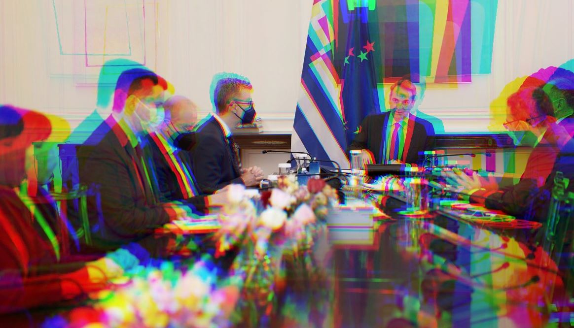 Γιατί η κυβέρνηση έκανε πίσω στα rapid tests για το ρεβεγιόν