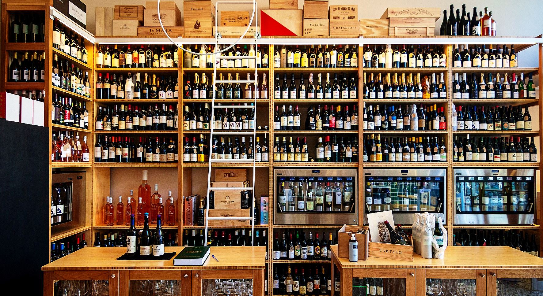 Assemblage, η υβριδική συνέχεια του Warehouse