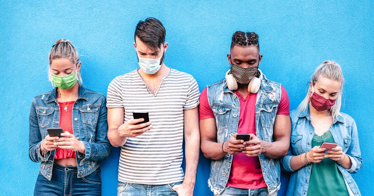 Ένας στους δέκα 20άρηδες που πέρασαν Covid κινδυνεύει να κολλήσει ξανά