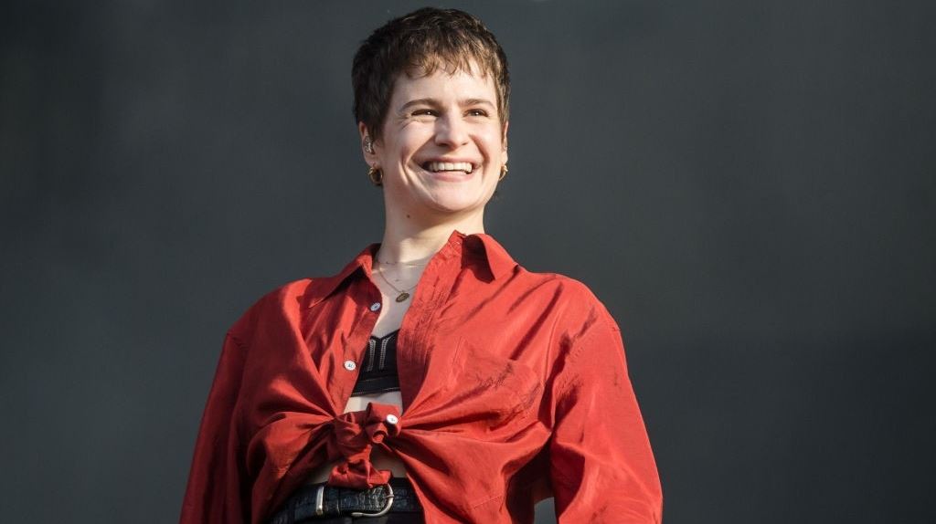 Η επιστροφή του Christine and the Queens είναι γένους αρσενικού