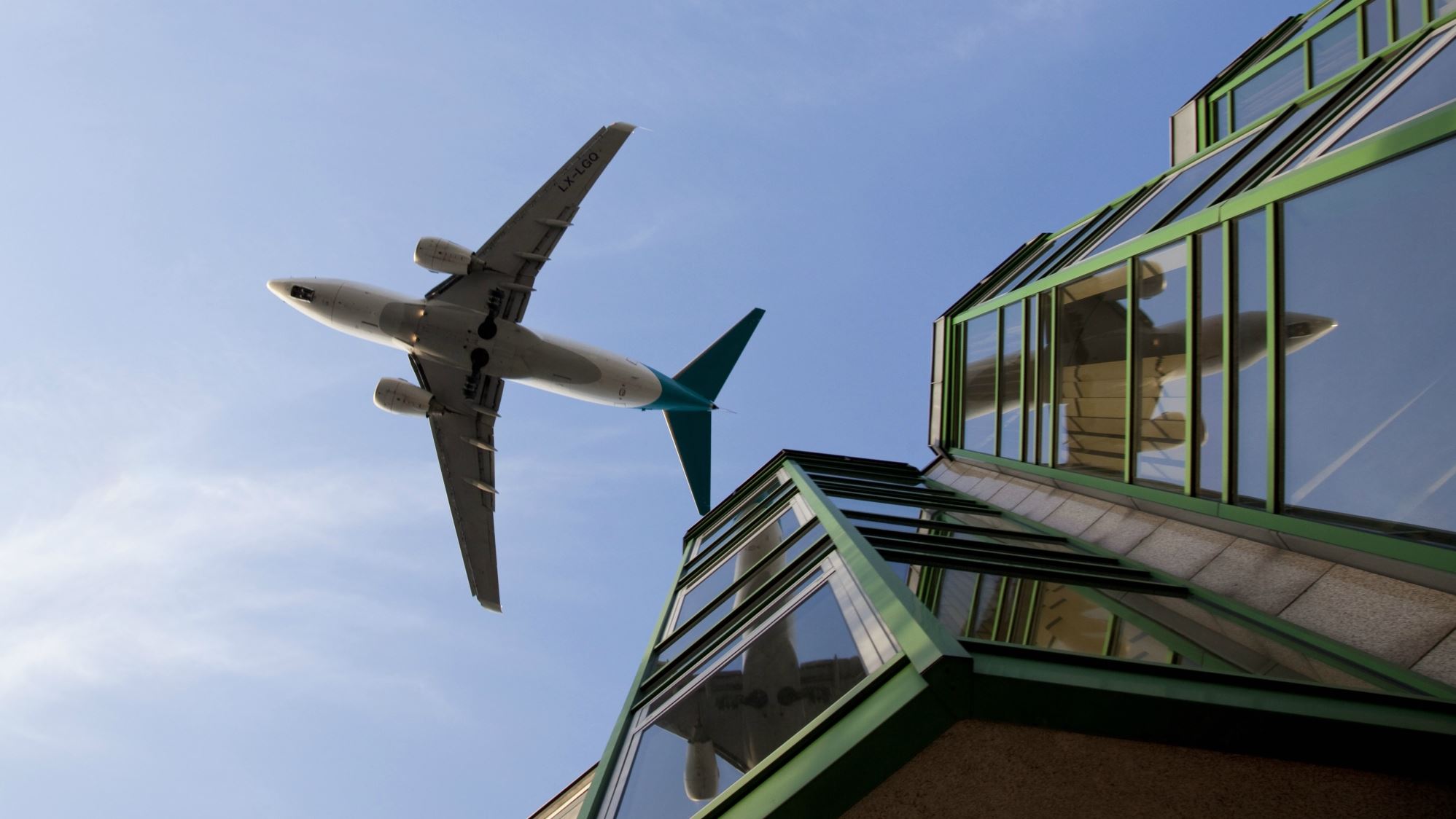 Έρχονται όρια στους ρύπους των αεροπλάνων