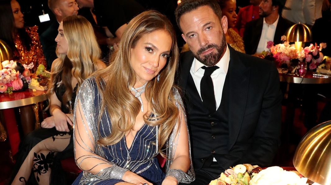 Μήπως πρέπει να τελειώνει αυτό το 'αστείο' με τα memes του Ben Affleck;