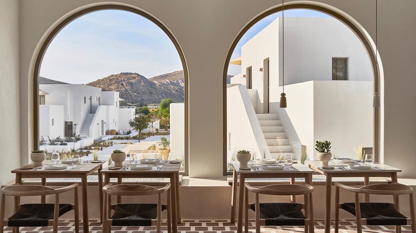 Κάτι νόστιμο μαγειρεύουν Γιάννης Κιόρογλου και Αλέξανδρος Τσιοτίνης στην Πάρο