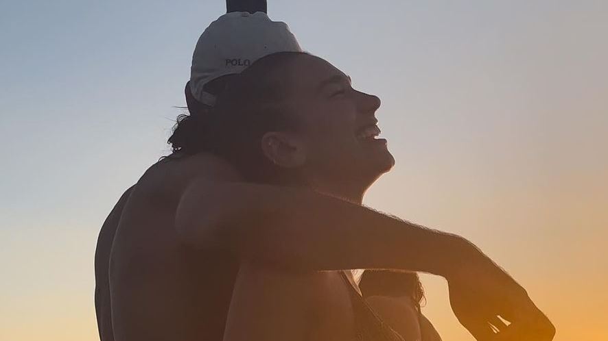 Dua Lipa και Romain Gavras μαζί στην Ελλάδα