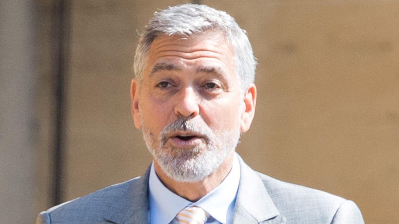 Γιατί γκριζάρουν τα μαλλιά σύμφωνα με την επιστήμη