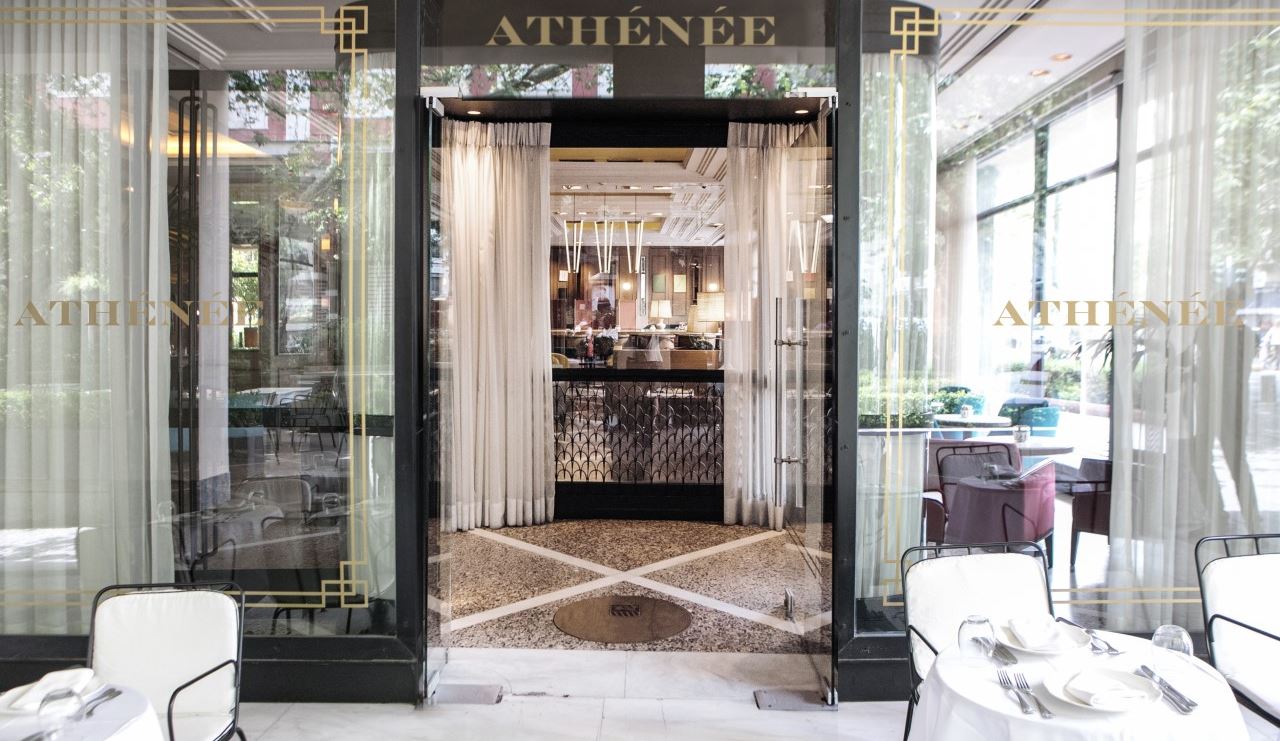 Το γλυκά του Σπύρου Πεδιαδιτάκη στο Athénée, τις Κυριακές