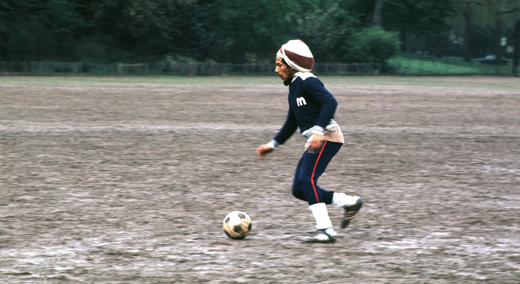 Η εμβληματική φόρμα του Bob Marley μόλις (ξανα)κυκλοφόρησε