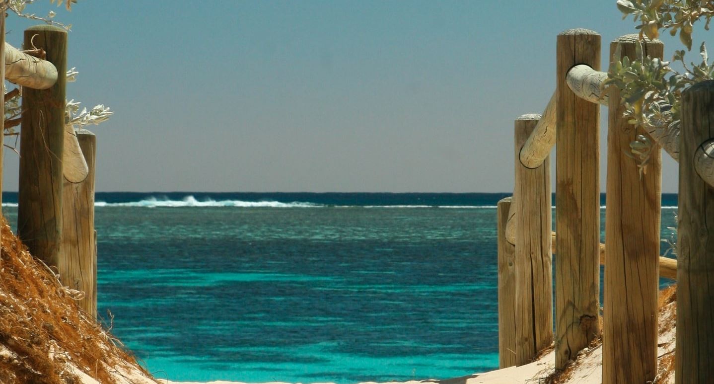 5 θαυμάσιες ελεύθερες παραλίες της Αττικής