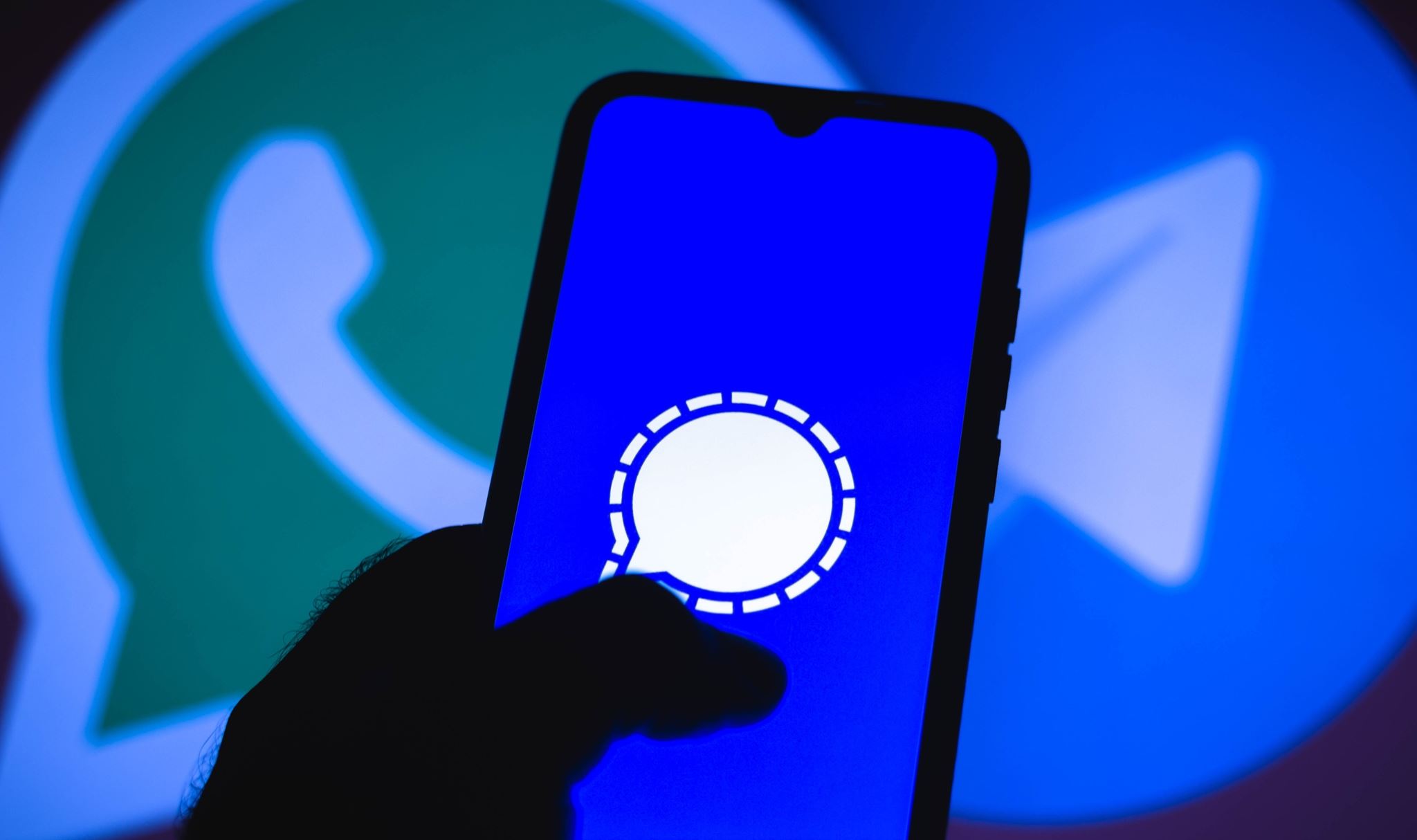 To Signal ετοιμάζει stories α λα Instagram