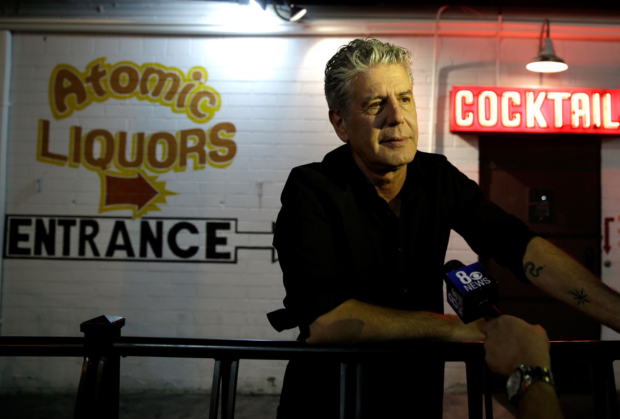 Anthony Bourdain: Ο άνθρωπος που έφαγε τον κόσμο και κατασπάραξε τον ίδιο του τον εαυτό