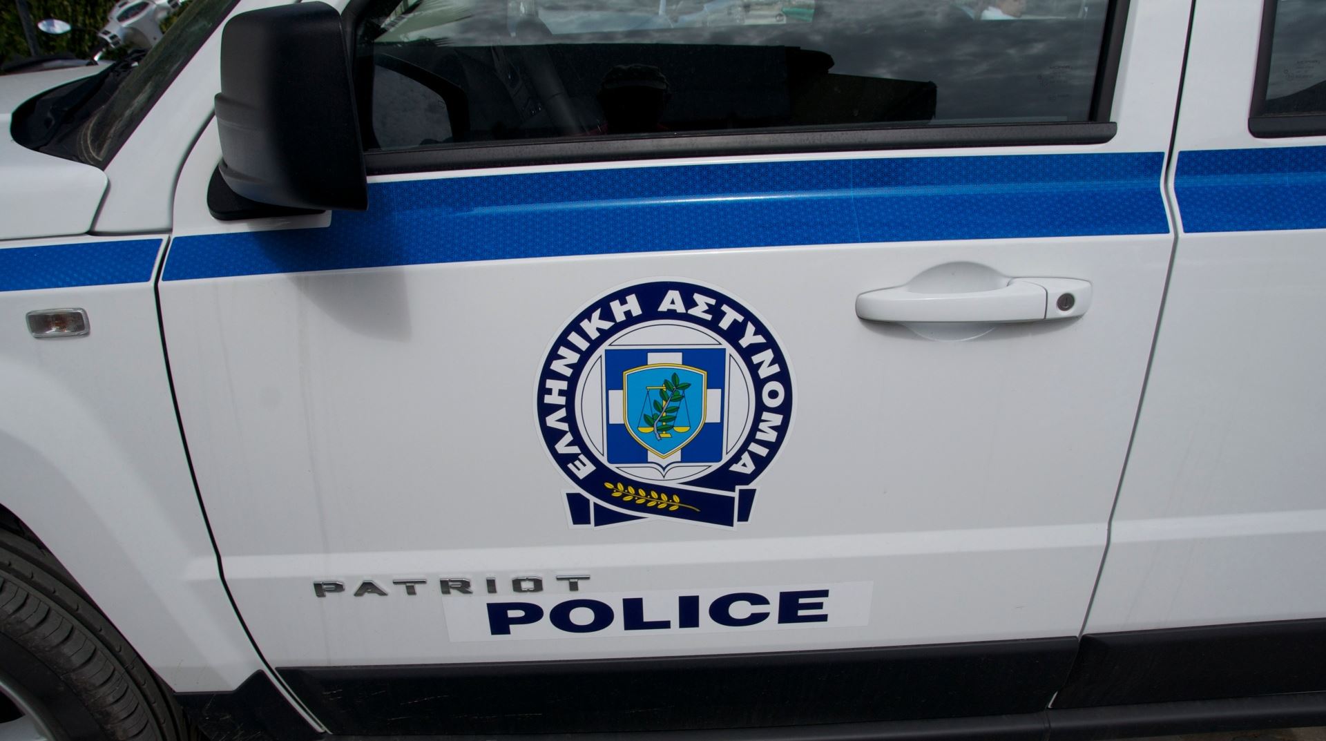 Επτά αστυνομικοί επέστρεψαν θετικοί στον κορονοϊό από την Τήνο