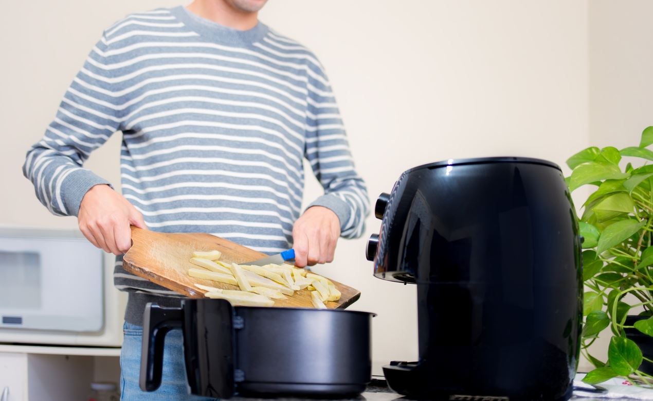 Υπάρχει περίπτωση το air fryer να σε κατασκοπεύει