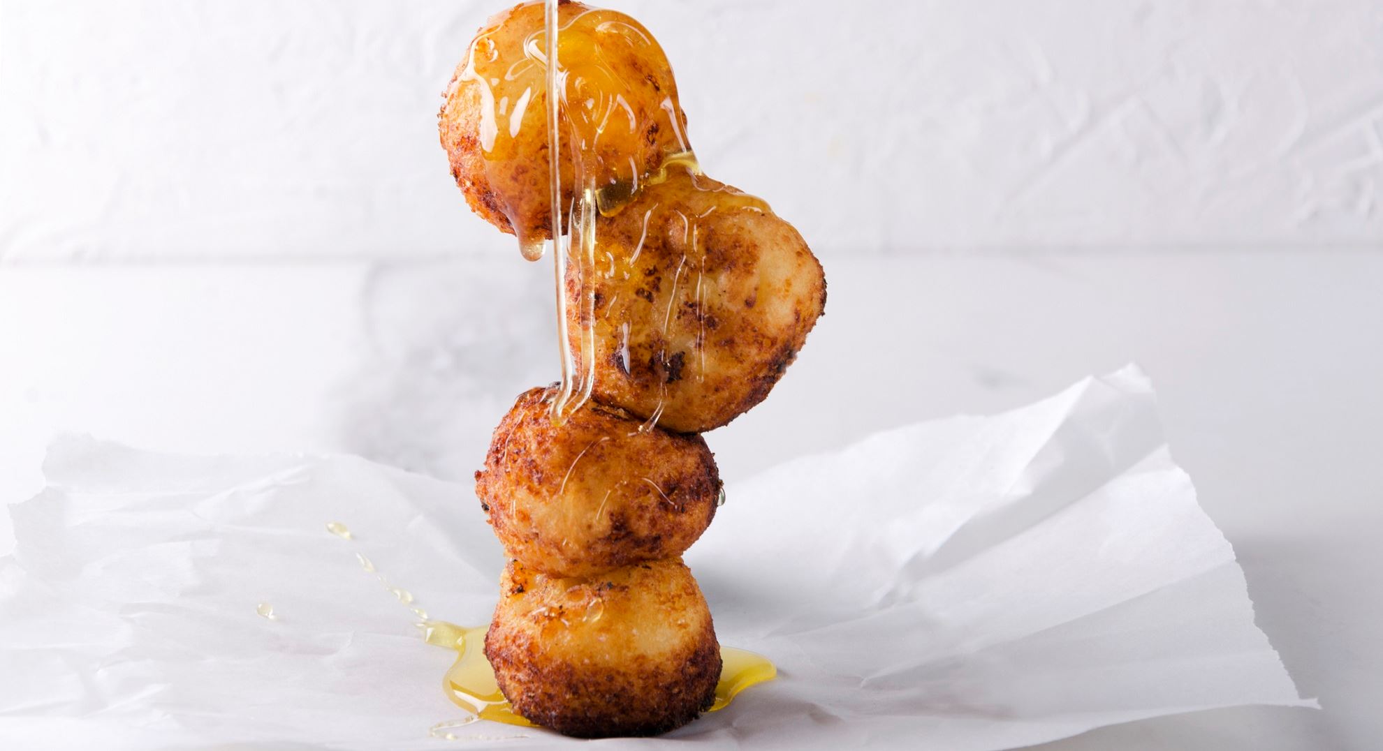 Πώς θα φτιάξεις τα τέλεια ναπολιτάνικα struffoli