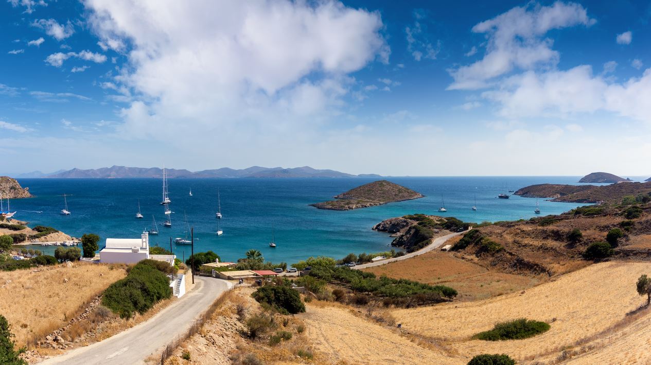 Σε άλλα νέα, ο δήμαρχος των Λειψών ραπάρει για να προσελκύσει τουρίστες στο νησί