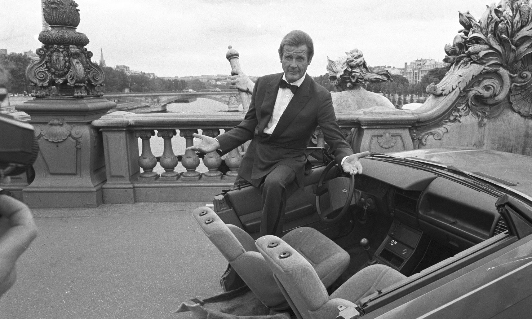 Κι αν ο καλύτερος Bond όλων των εποχών ήταν ο Roger Moore;