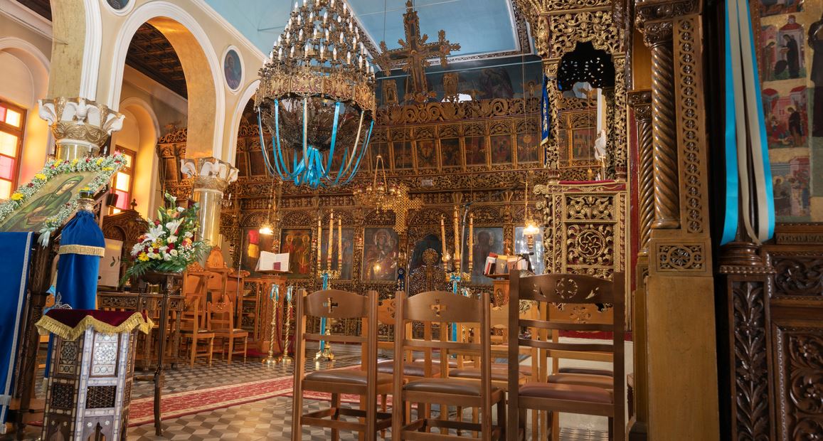 Ανοιχτές οι εκκλησίες για τα Θεοφάνεια, παρά τις απαγορεύσεις