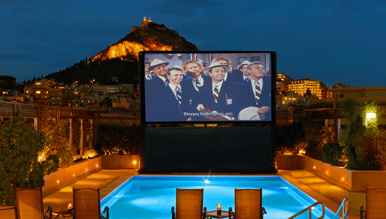 Δίπλα στην πισίνα, στο πιο exclusive θερινό σινεμά της Αθήνας