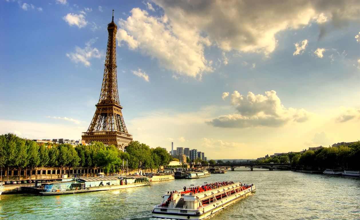 10 μπιζάρ trivia για τον Πύργο του Άιφελ