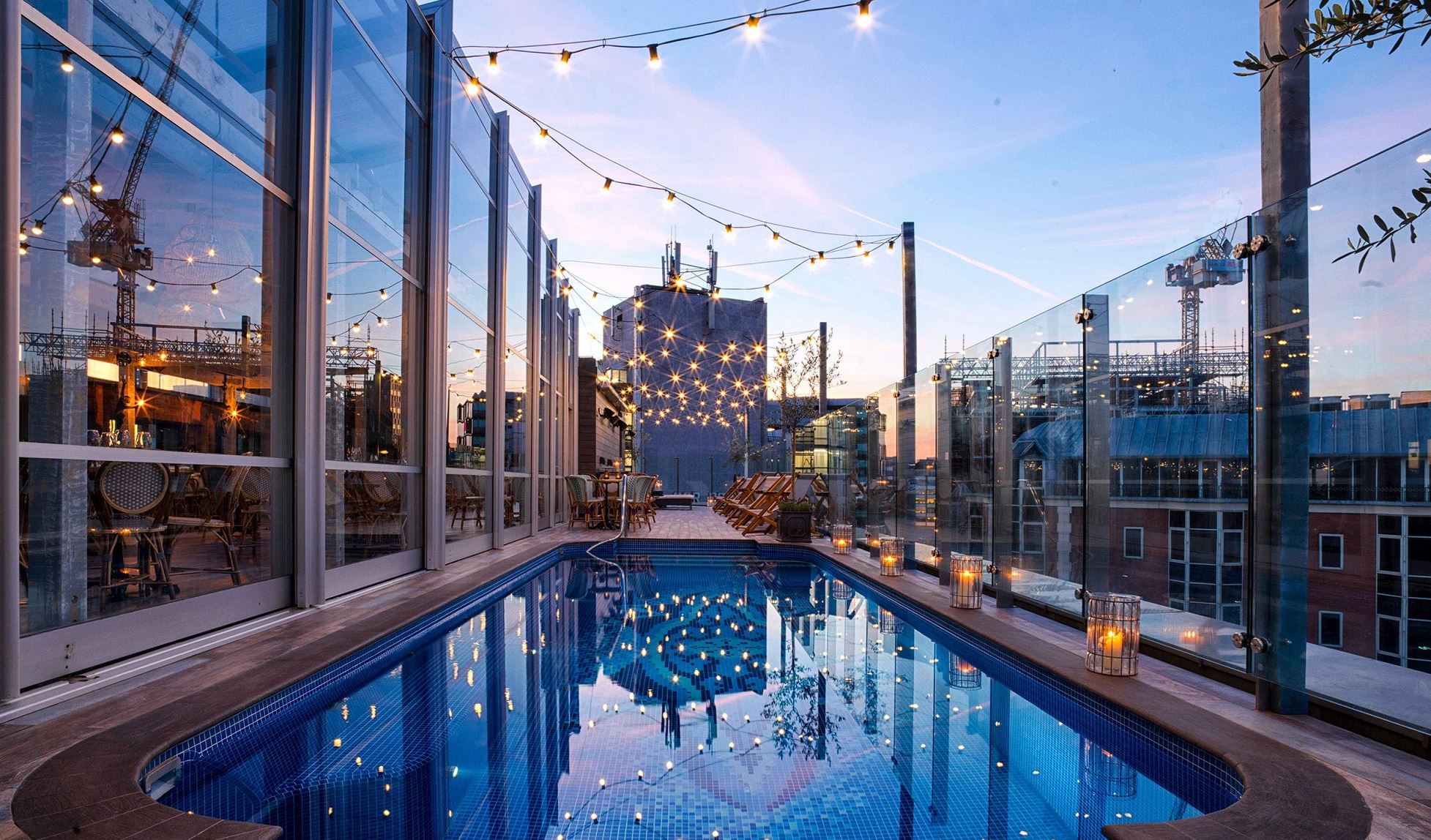 Βουτιά στις κορυφαίες πισίνες ξενοδοχείων του Λονδίνου