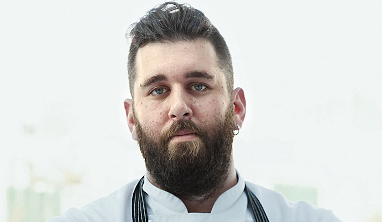 Ο Χάρης Νικολούζος παραμένει λάτρης της παράδοσης