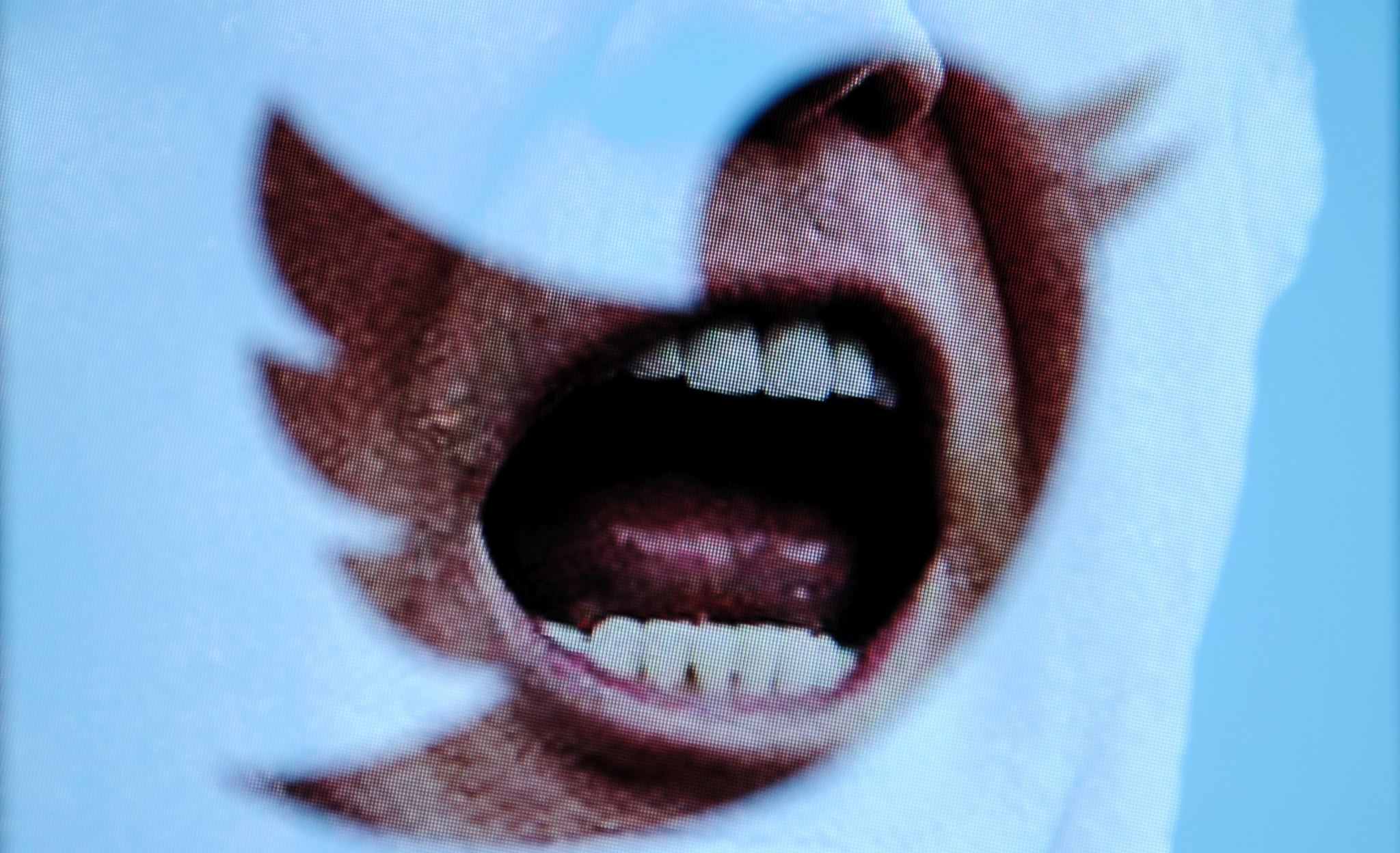 Ο Donald Trump απειλεί με λουκέτο το Twitter