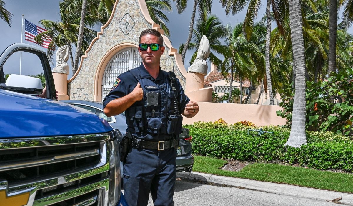 Τι έψαχνε το FBI στο σπίτι του Donald Trump