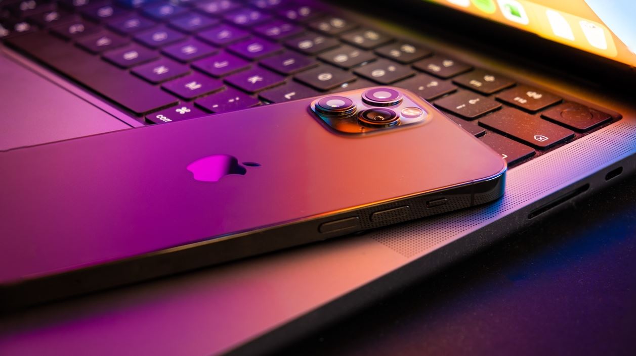 Ίσως δούμε στα νέα iPhone την τεχνητή νοημοσύνη της Google