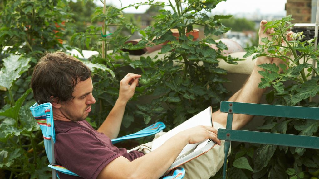 Απλές συμβουλές για να μεταμορφώσεις το μπαλκόνι σε κήπο
