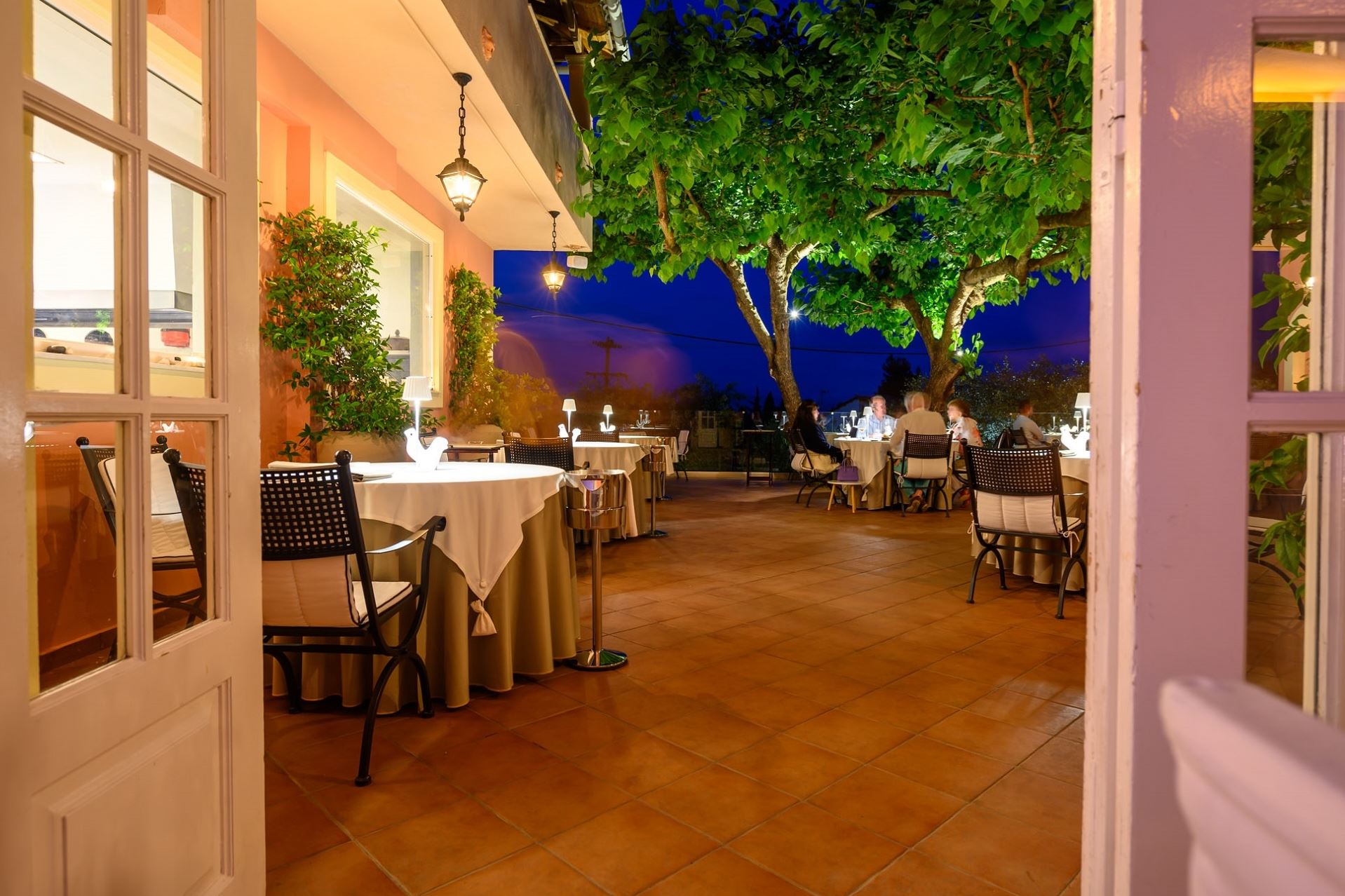 Χρυσοί Σκούφοι 2025: Αυτά είναι τα καλύτερα εστιατόρια της Ελλάδας