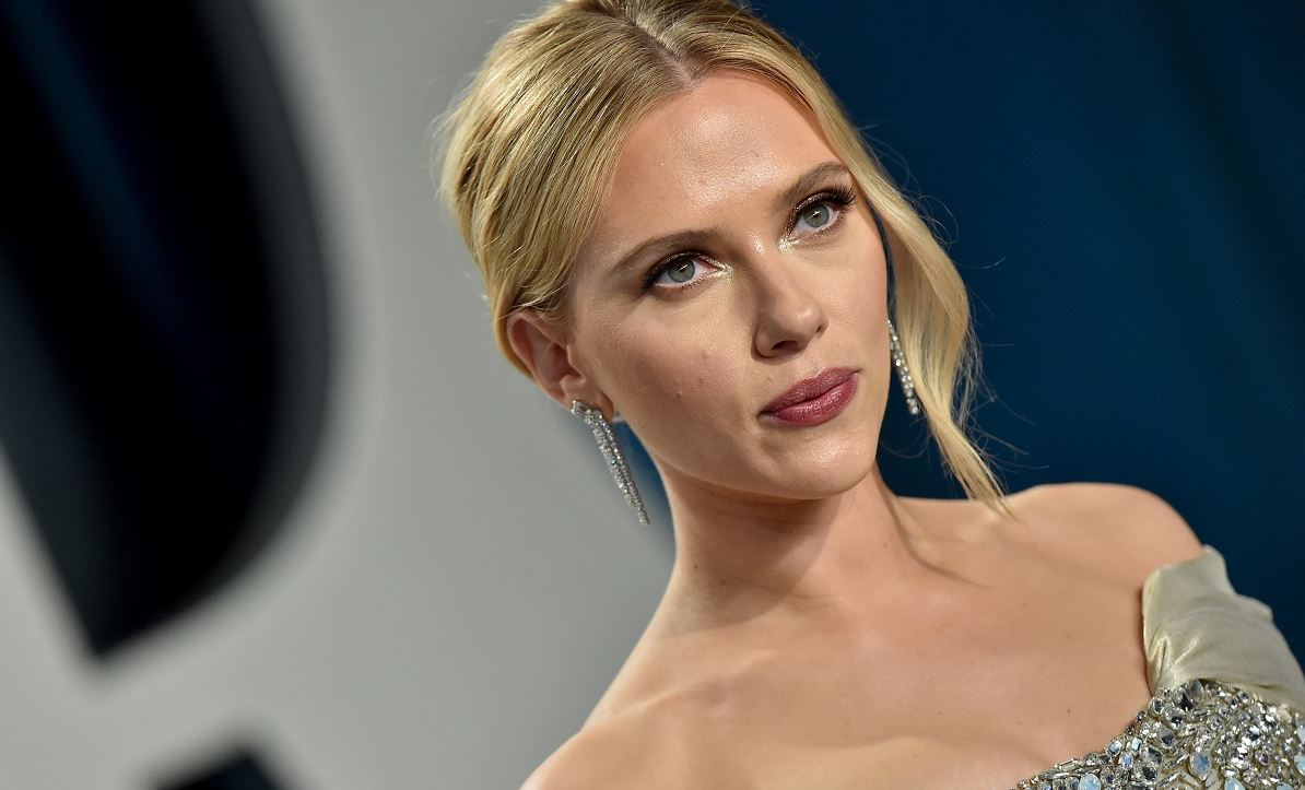 Φήμες λένε ότι θα δούμε τη Scarlett Johansson στο Jurassic World 4