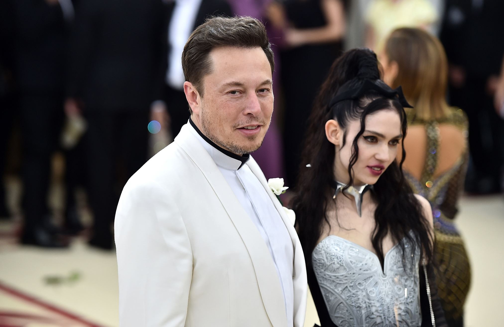 Αμαρτίες γονέων Elon Musk και Grimes παιδεύουσι τέκνον