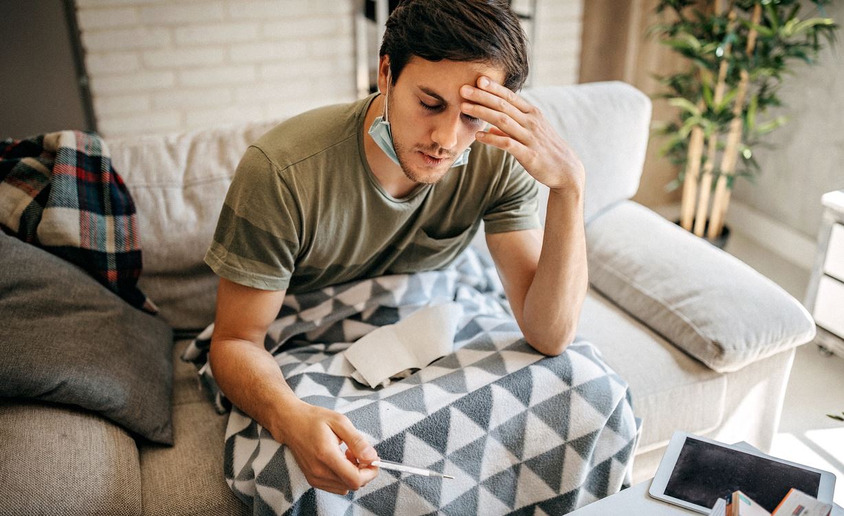 Κάποια ανησυχητικά στοιχεία για τη μετάλλαξη Όμικρον