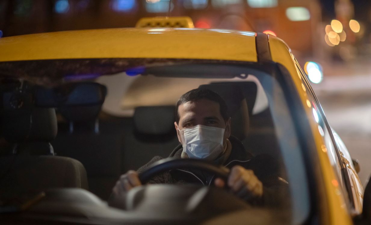 Γιατί οι ταξιτζήδες κινδυνεύουν περισσότερο από ιούς