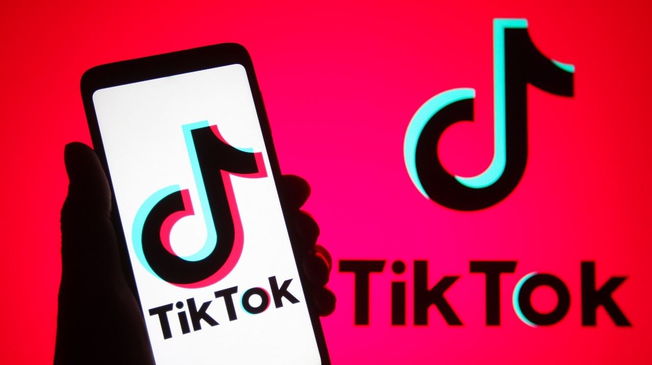 Κι αν το TikTok είναι η νέα πηγή ενημέρωσης;