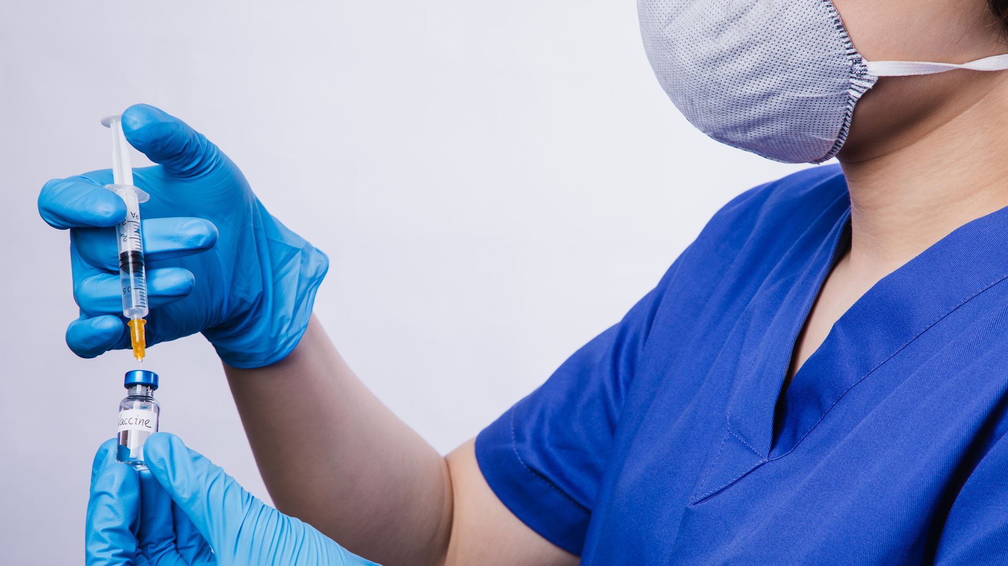 Το εμβόλιο της Pfizer/BioNTech εγκρίθηκε για μαζική χρήση