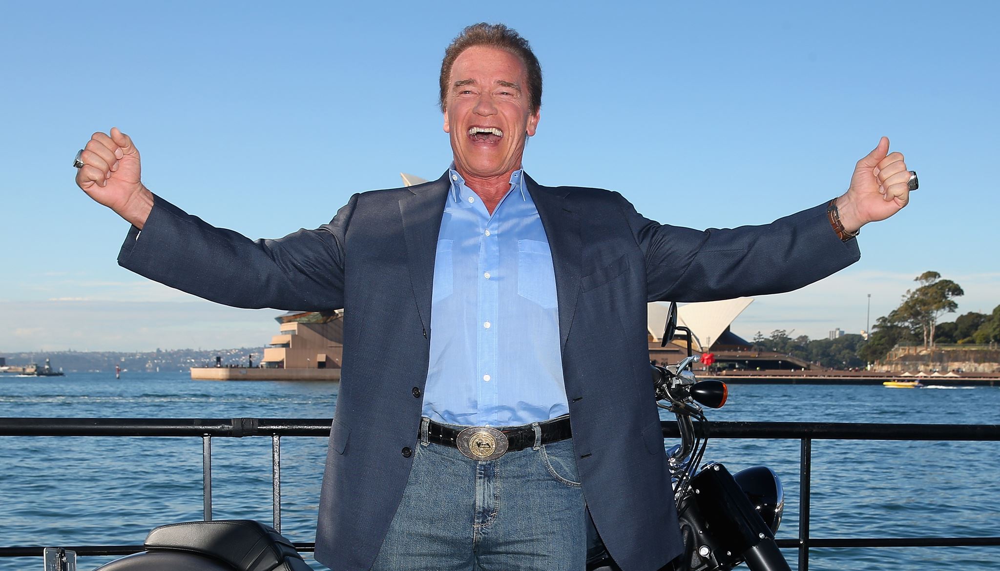 Η Terminator πίπα του Arnold Schwarzenegger