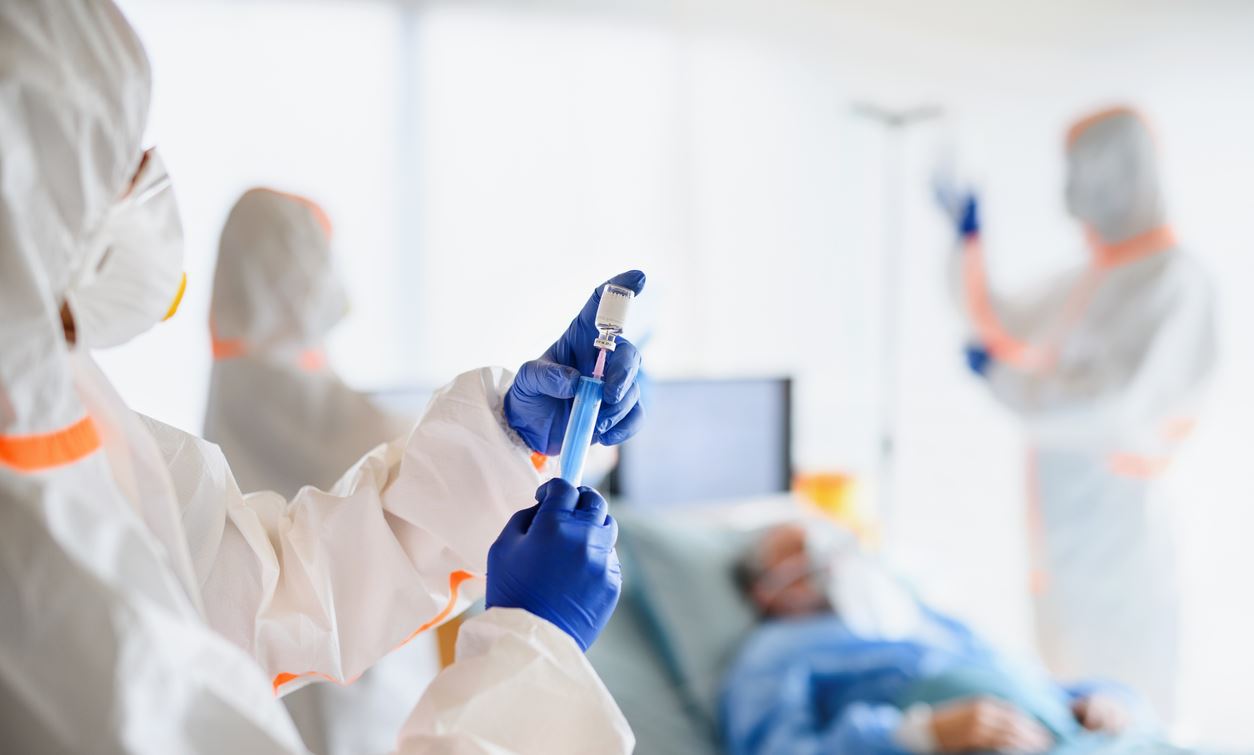 Γιατί ξαναβγαίνουν θετικοί όσοι αναρρώνουν από τον κορονοϊό