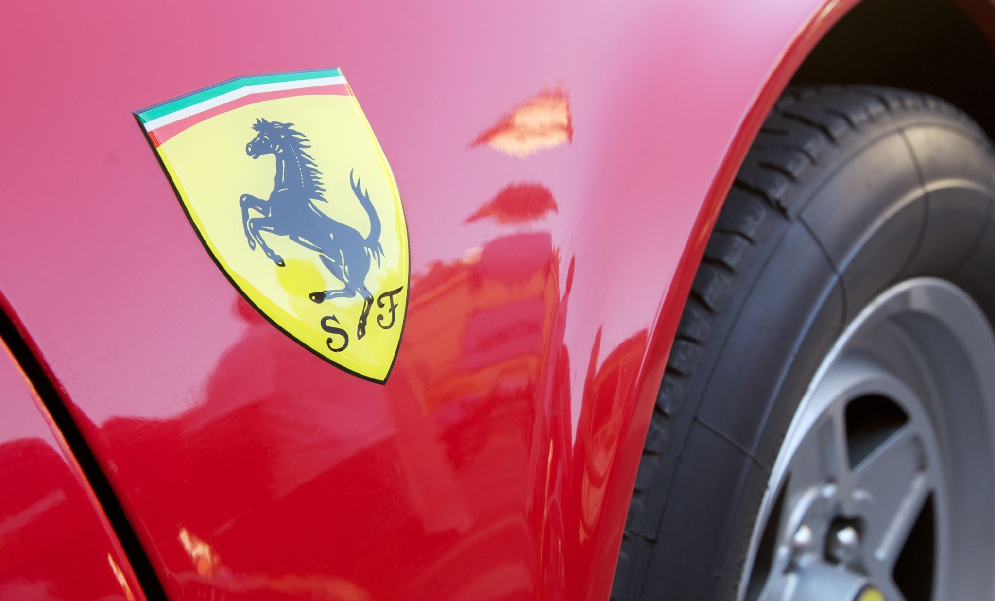 H Ferrari αλλάζει όνομα