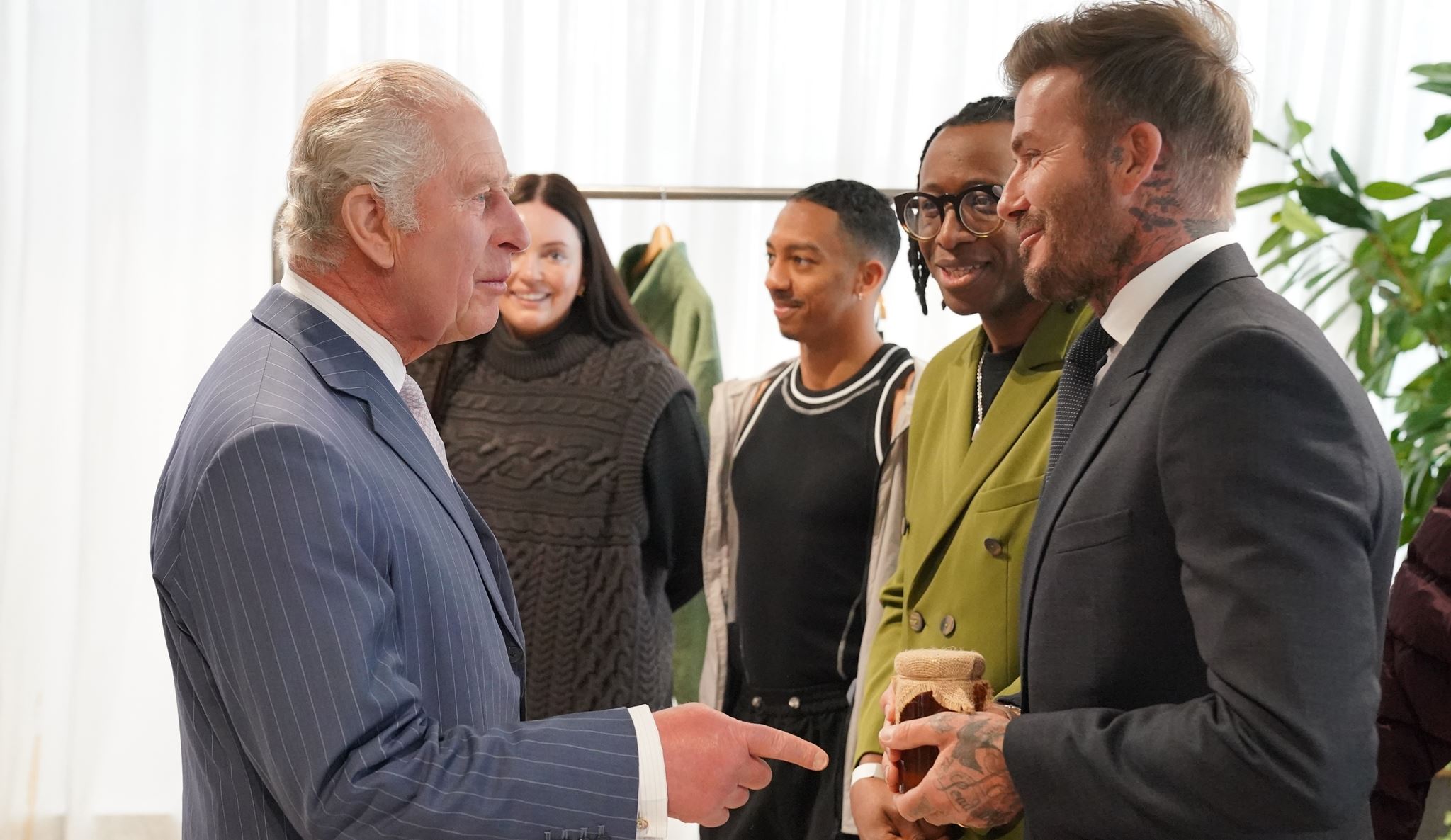 Το ασυνήθιστο δώρο του David Beckham στον βασιλιά Κάρολο