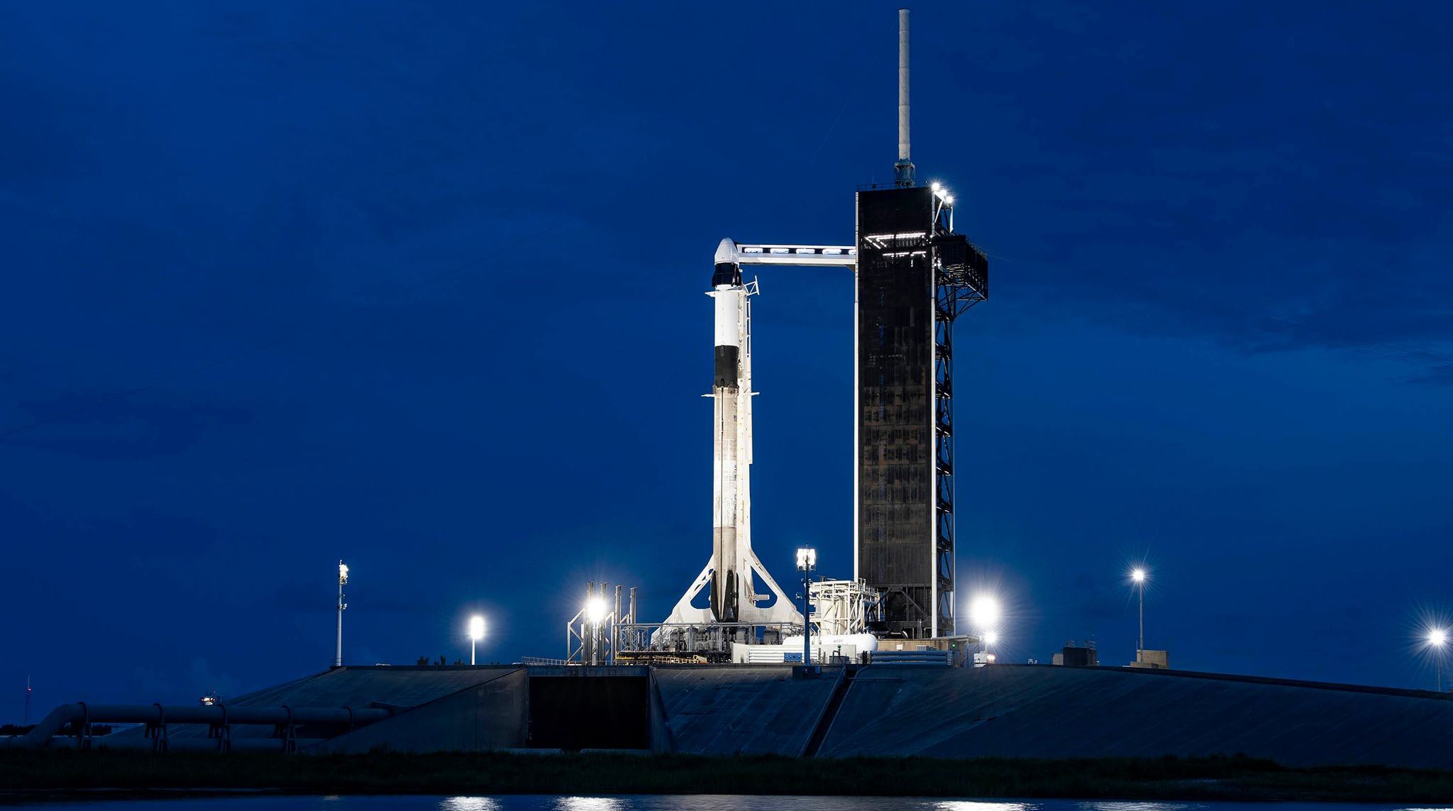 Η SpaceX μόλις έγραψε διαστημική ιστορία