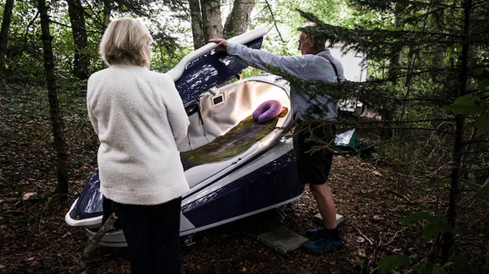 Αυτό είναι το ανατριχιαστικό μήνυμα που ακούνε οι χρήστες της κάψουλας αυτοκτονίας