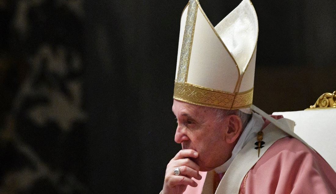 Μία ωρολογιακή βόμβα στα χέρια του Πάπα