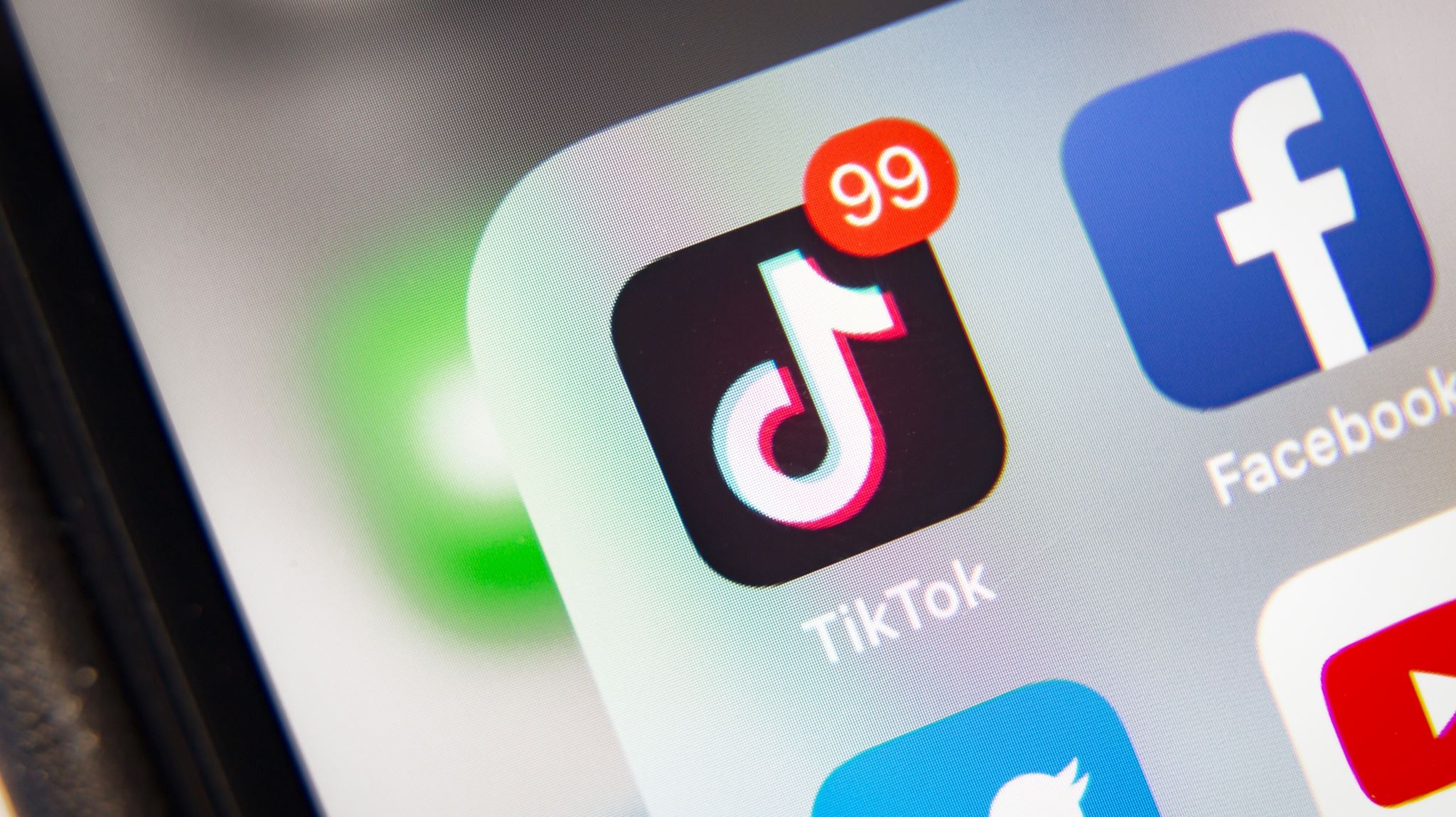 Θα σώσει ή θα σκοτώσει το TikTok την γκρούβα της μουσικής βιομηχανίας;