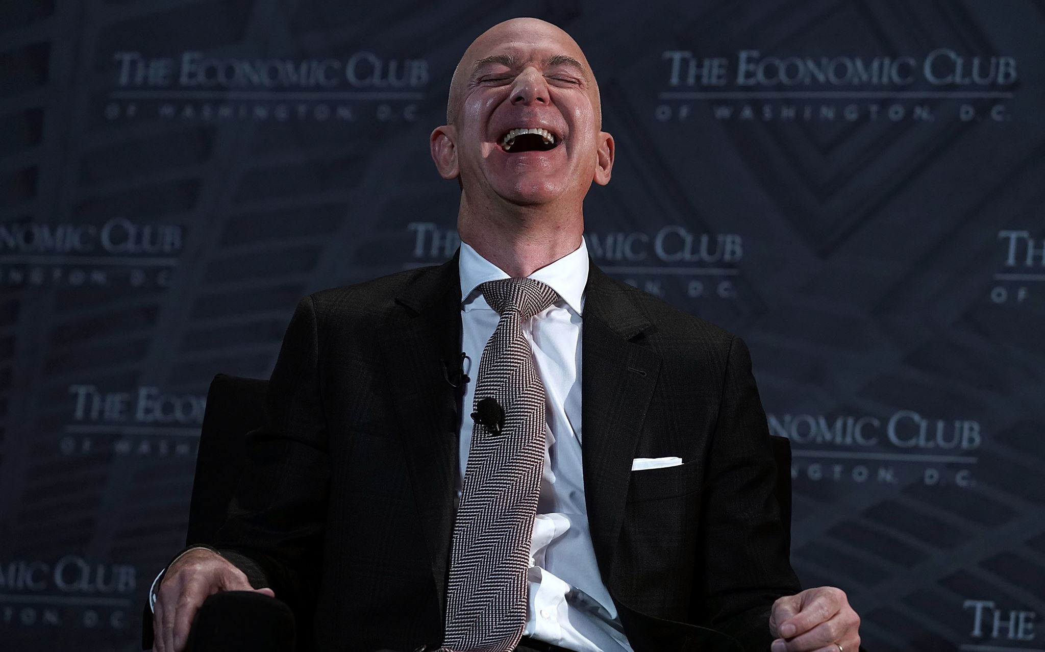 Ο Jeff Bezos μία ανάσα από τα 200 δισ. δολάρια