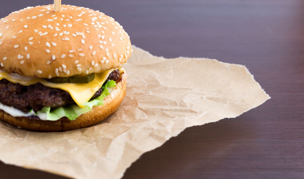 Η συνταγή για το πιο μυθικό αμερικάνικο burger