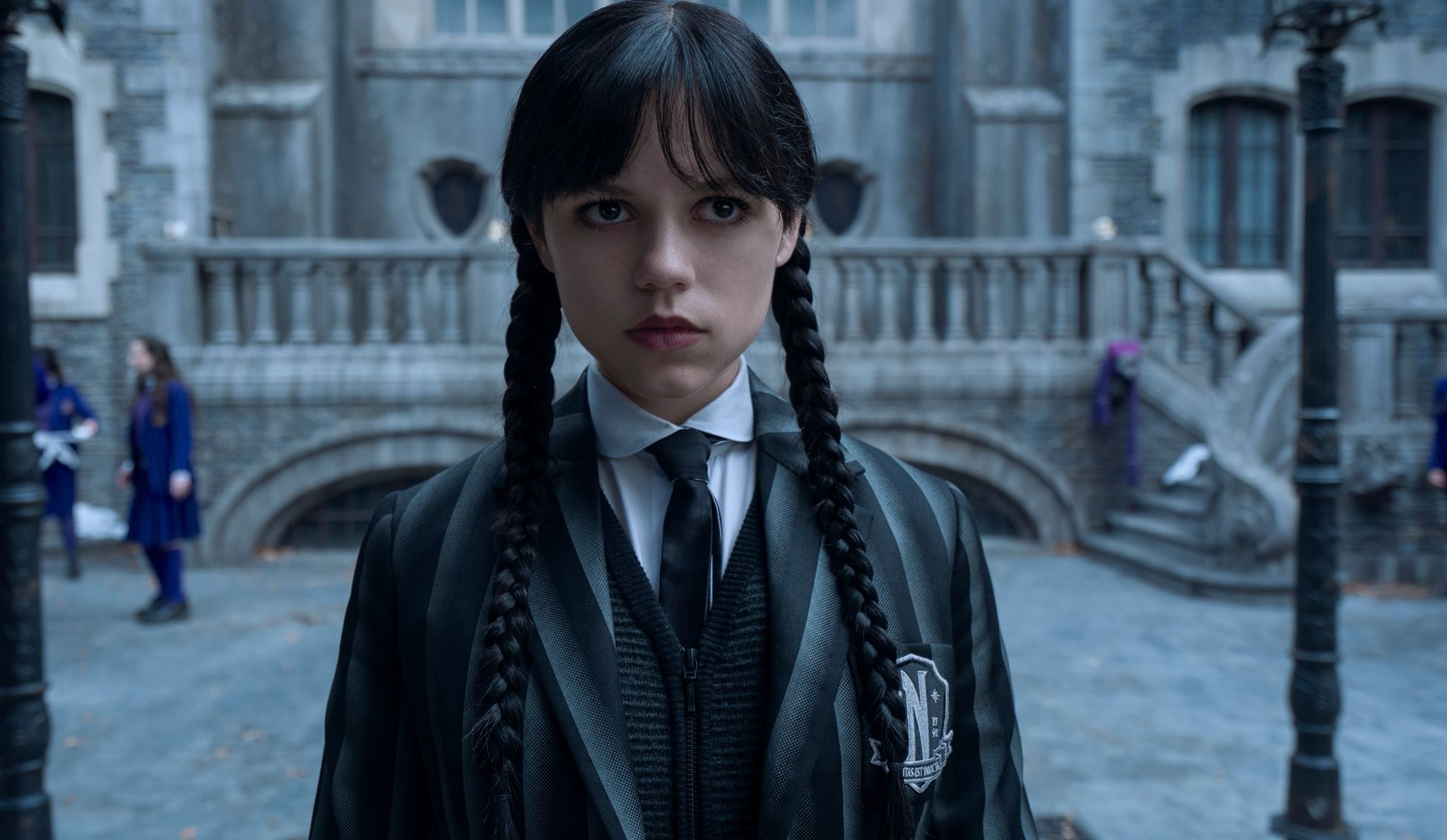 Όσα χρειάζεται να θυμηθείς προτού δεις τη νέα σεζόν της Wednesday στο Netflix