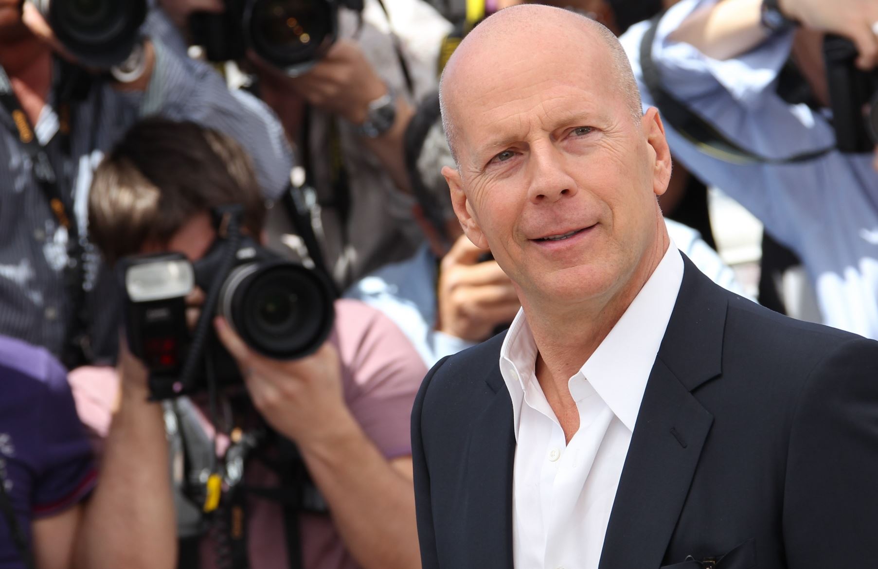 Bruce Willis, σε ευχαριστούμε που έκανες τη φαλάκρα cool