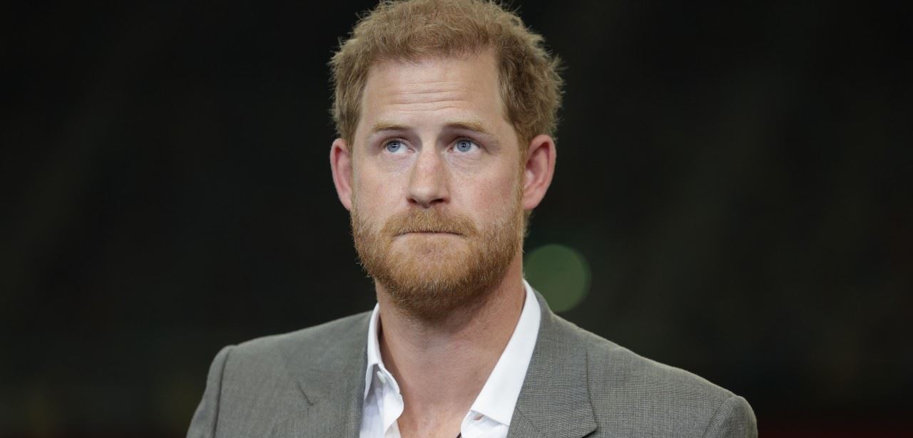 Το παλάτι θέλει να ξεφορτωθεί τον πρίγκιπα Harry